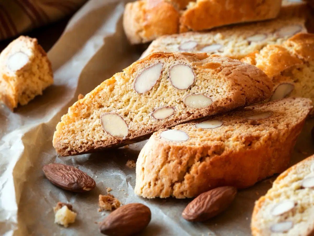 Italienisches Gebäck bei OLIPASO – Ricciarelli, Cantuccini und Panforte aus Siena mit einem Panettone aus Asti