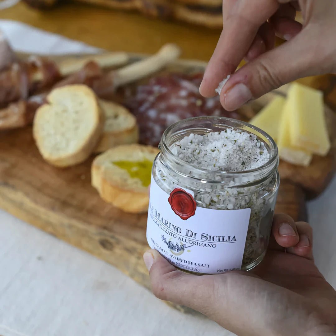 Sale di Marino All Origano mit Brot, Käse und Wurst