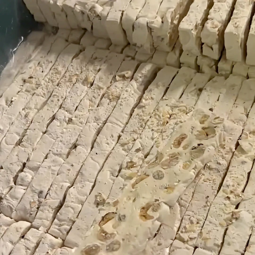 Barbero Torrone al Rum e Cioccolato 270 g – Haselnuss-Nougat mit Rum-Rosinen-Crème in dunkler Schokolade - OLIPASO - Süsses